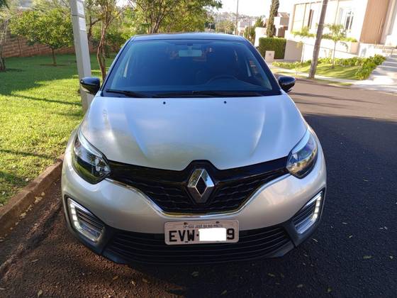 RENAULT CAPTUR 1.6 16V SCE FLEX LIFE X-TRONIC RENAULT CAPTUR 1.6 16V SCE FLEX LIFE X-TRONIC